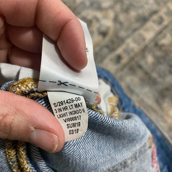 Gap High Rise 3" Embroidered Denim Shorts with Destruction Floral Size 27 - Picture 7 of 9